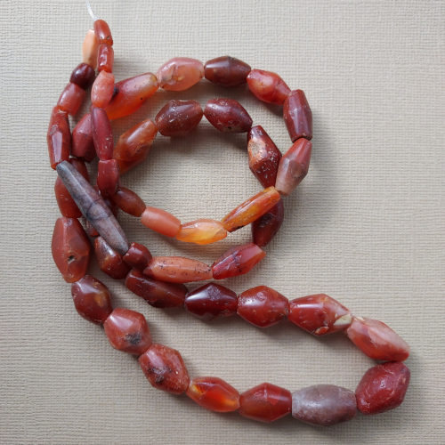 Old and very rare biconical carnelian stone beads from Mali.