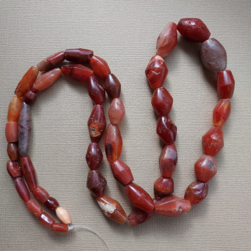 Old and very rare biconical carnelian stone beads from Mali.