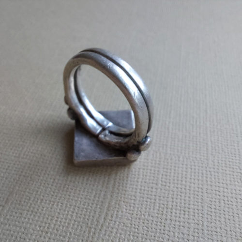 Old Fulani Peul ring with pattern.