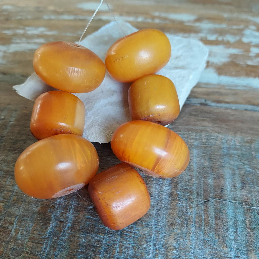 Resin 2024 amber beads