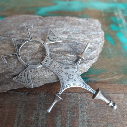 Very fine Tuareg silver Tahoua cross pendant in silver from Niger.