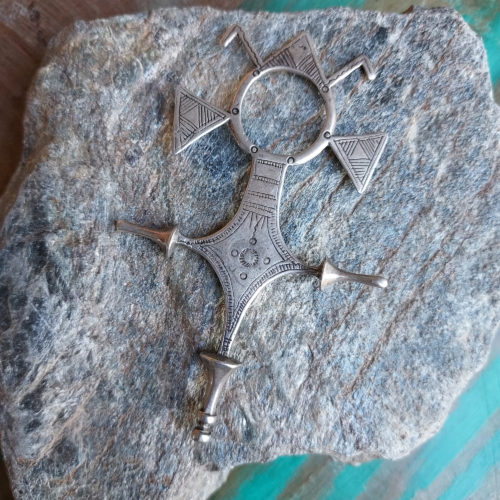 Very fine Tuareg silver Tahoua cross pendant in silver from Niger.