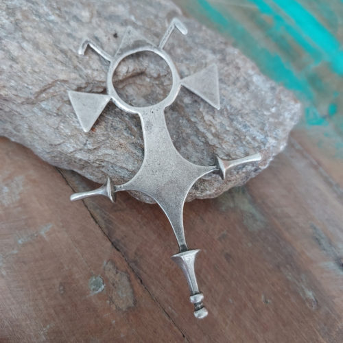 Very fine Tuareg silver Tahoua cross pendant in silver from Niger.