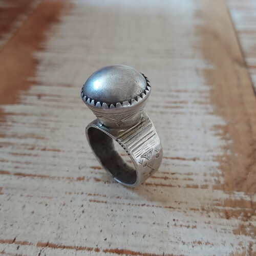 Tuareg decorated silver ring with from Mali.