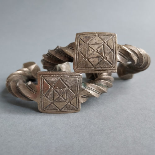 Tuareg silver alloy metal anklets with pattern from Niger.