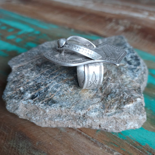 Tuareg silver statement ring of Prophet sandal from Niger.