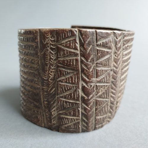 gurma currency cuff bracelet geometric pattern