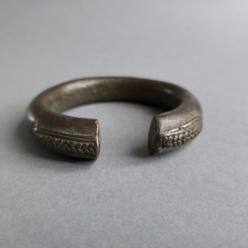 Gurma metal bracelet with braiding from Africa.