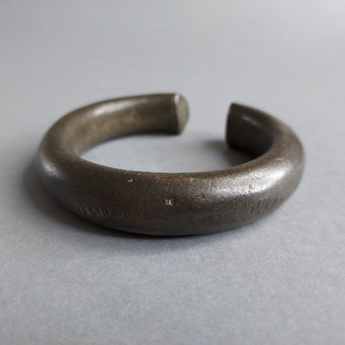 Gurma metal bracelet with braiding from Africa.