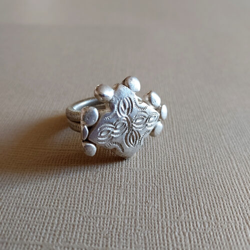 Old Fulani silver ring with fine pattern from Mali.