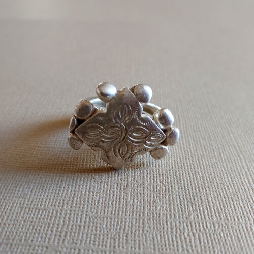 Old Fulani silver ring with fine pattern from Mali.