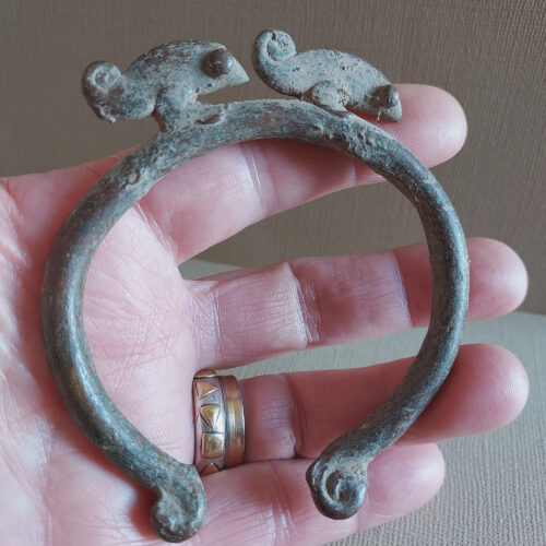 African metal bracelet with two chameleons.