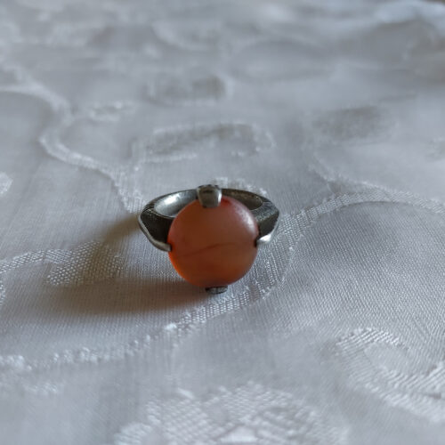 Old Tuareg Hadji ring in silver with carnelian.