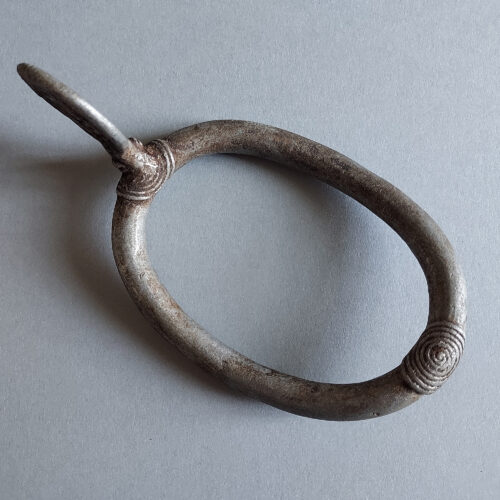 Bwa aluminium anklet or ankle bracelet of bird from Burkina Faso.