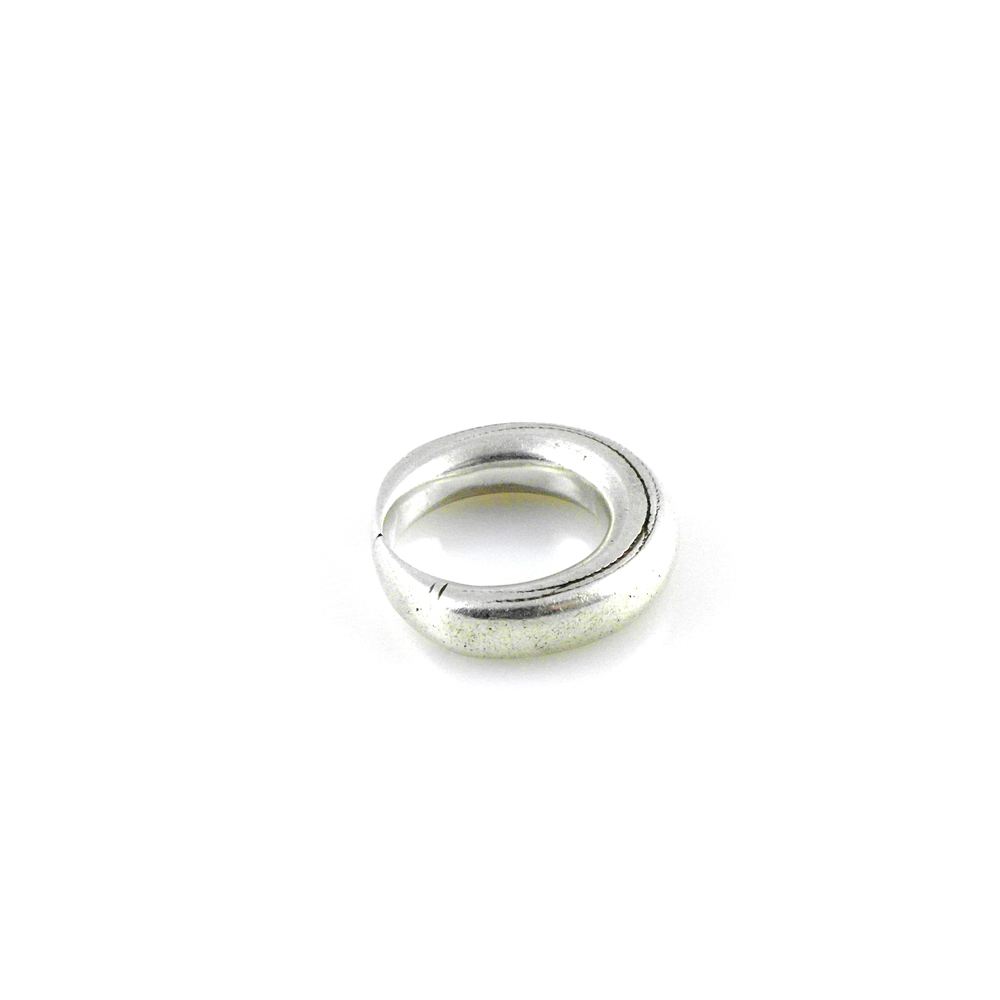 Tuareg or Fulani Silver Ring with Design, Mali - Image 2