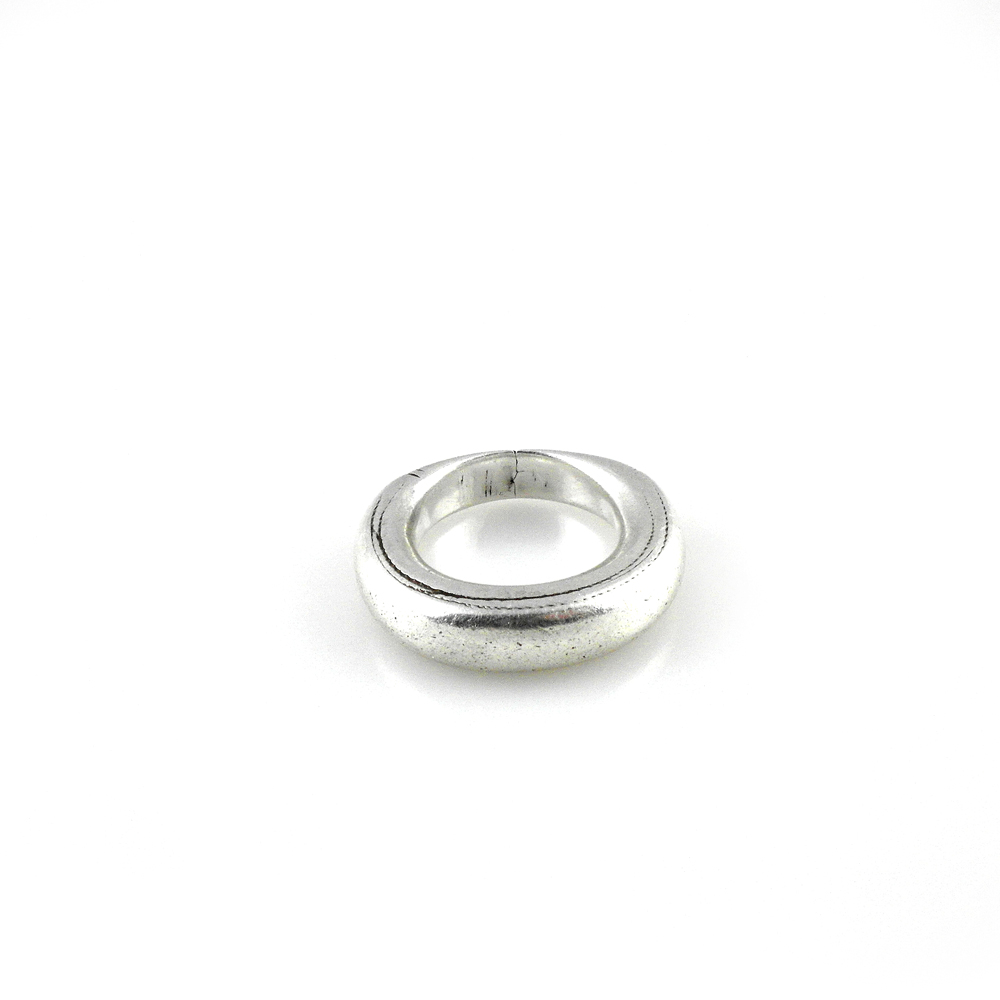 Tuareg or Fulani Silver Ring with Design, Mali - Image 4