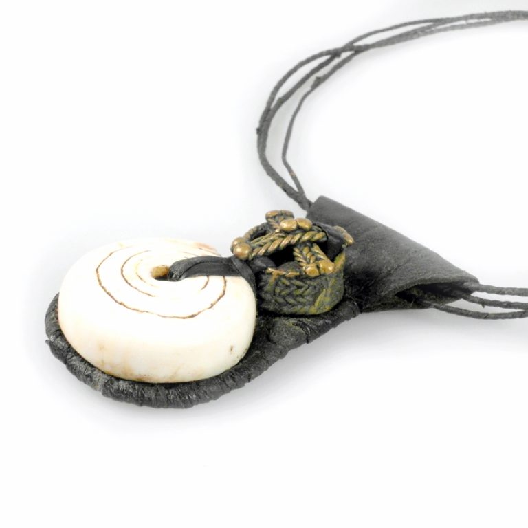 Tuareg Conch Shell and Leather Necklace, Mali - Image 3