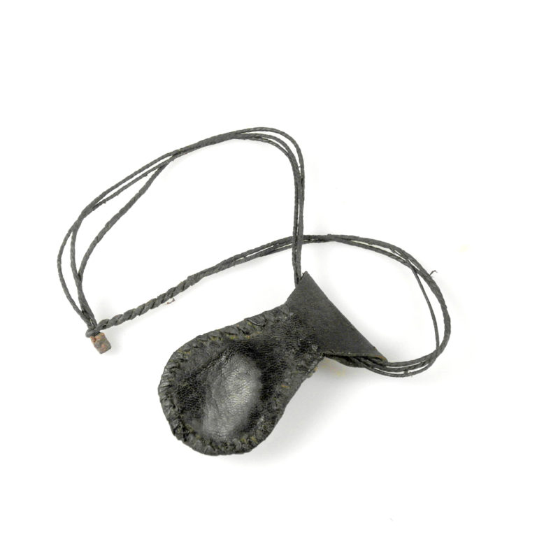 Tuareg Conch Shell and Leather Necklace, Mali - Image 4