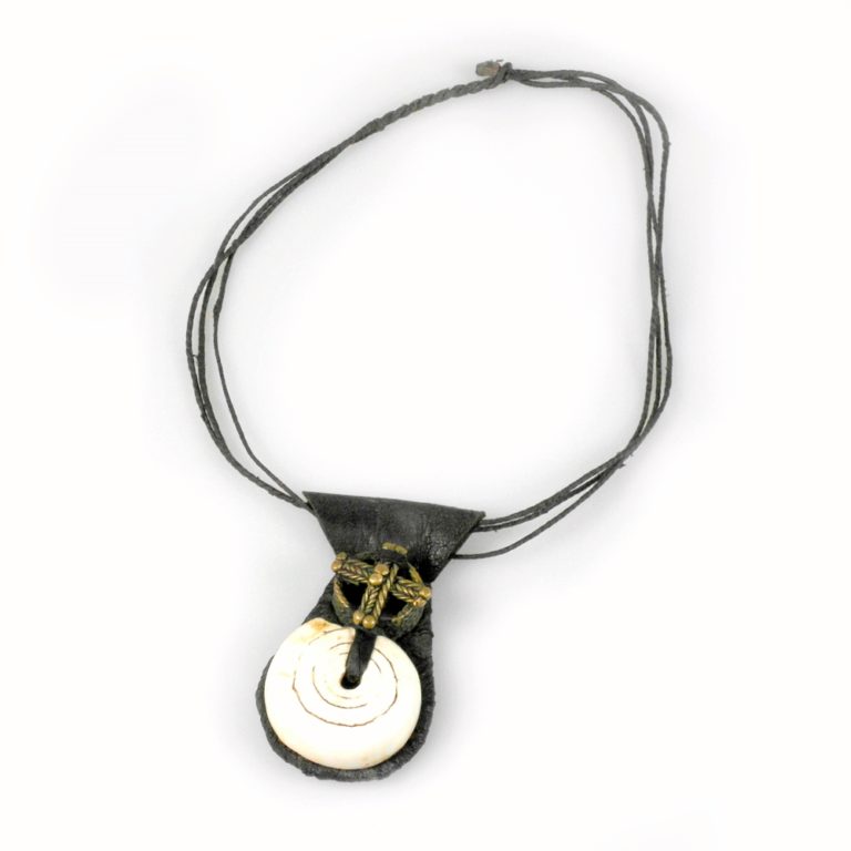 Tuareg Conch Shell and Leather Necklace, Mali - Image 7